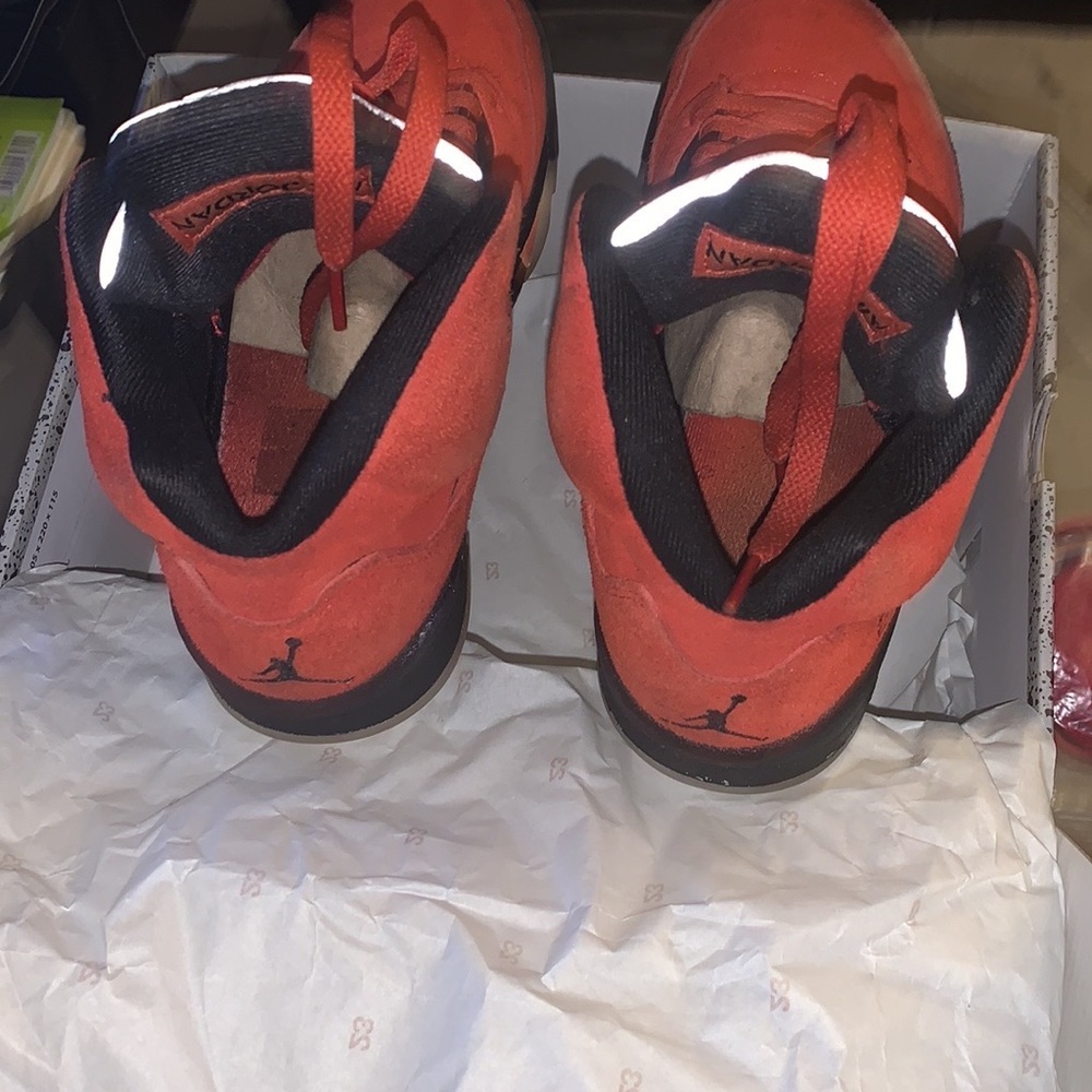 Dunks on Mars Retro Jordan 5s - Picture 4 of 4